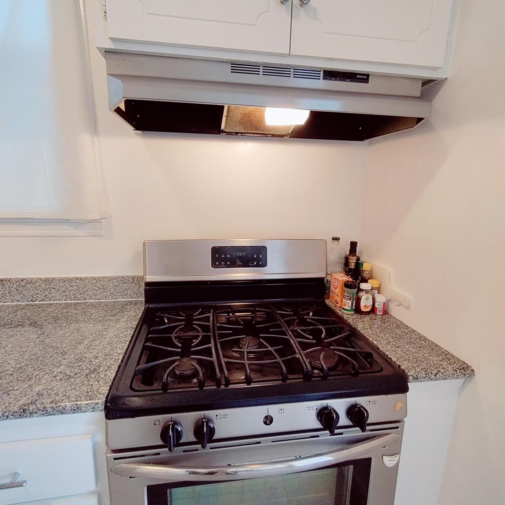 Sunny Sf - Cozy, Spacious, Convenient W/parking, A+ Location!!